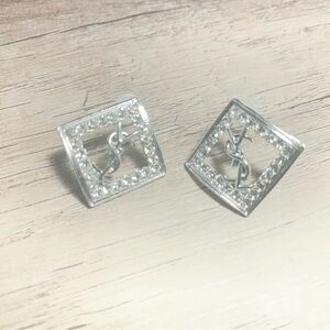 Ladies earrings